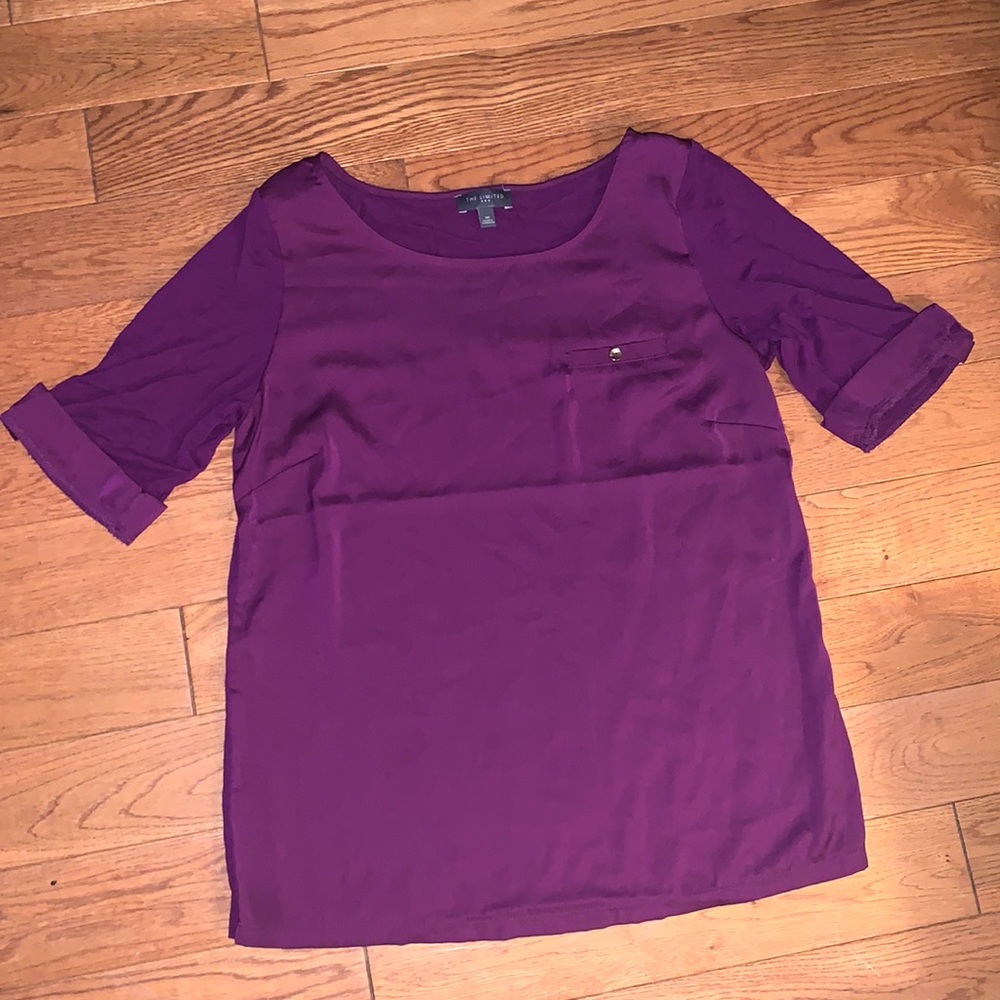 The Limited Women’s top size medium.